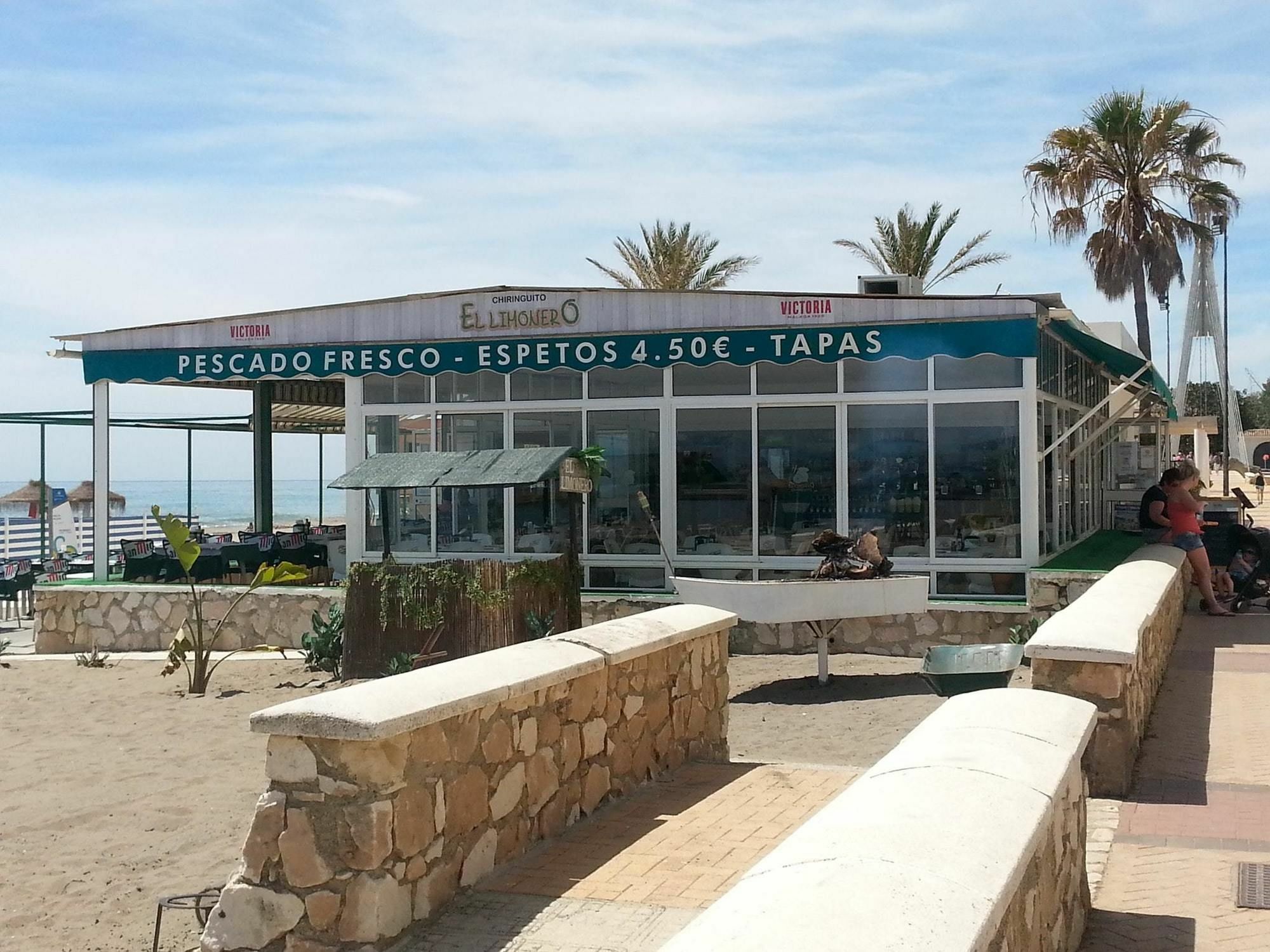 With 2 Bedrooms In - 10 M From The Appartement Fuengirola
